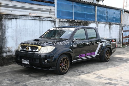 Truck photo 12x8 - 12x8, toyota
