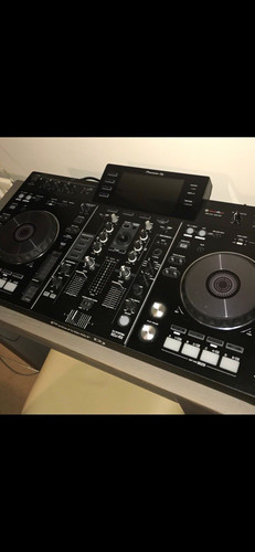 Pioneer xdj deck - dj,