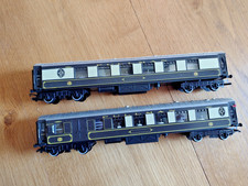 2x Hornby R233 Pullman 1st