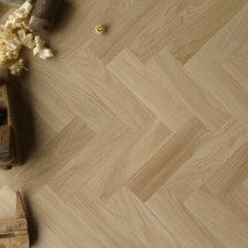 10" Prime Grade 250x70x22mm Herringbone Parquet Flooring - Unfinished Oak H25P