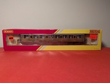Hornby R4322  LNER Teak