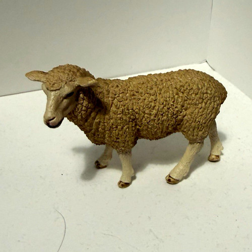 Schleich sheep plastic - sheep,