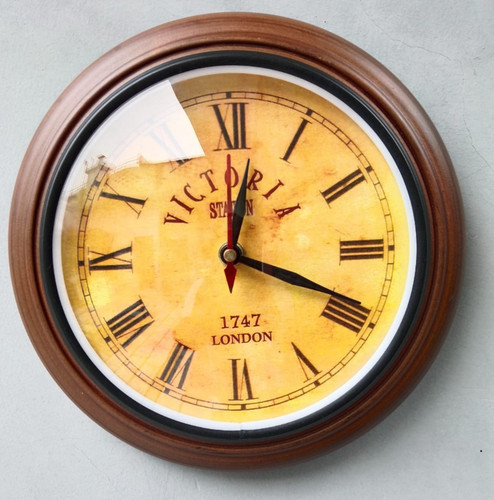 Victoria station wall clock - victoria,