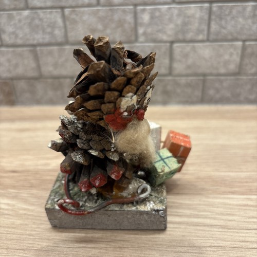 Vintage 1950 pinecone - 1950’s,