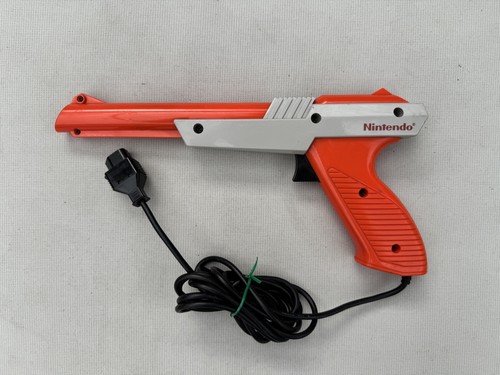 Official nintendo nes zapper - nintendo,