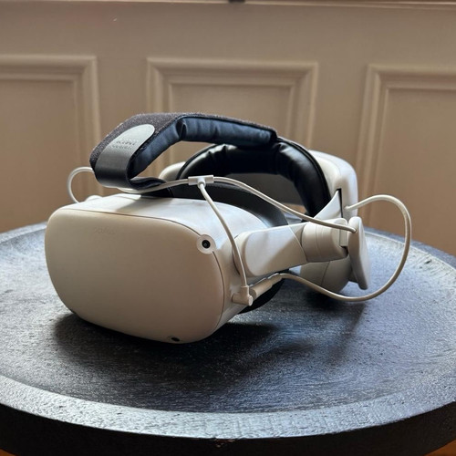 Meta oculus quest headset - 2, vr