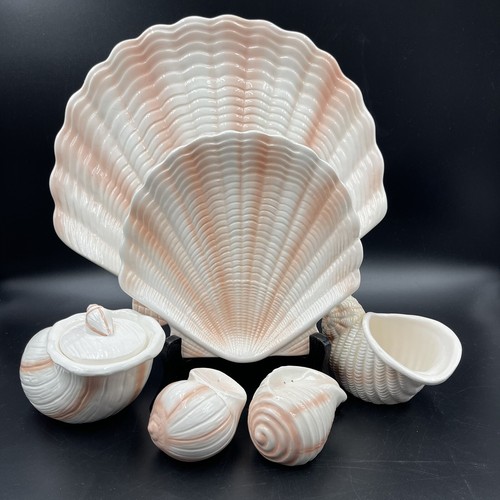 Lotus scallop clam shell - lotus,