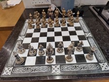 Chess Set Glass Base Knights
