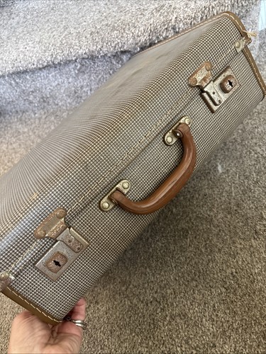 Vintage 1950s suitcase vanity - 1950s,