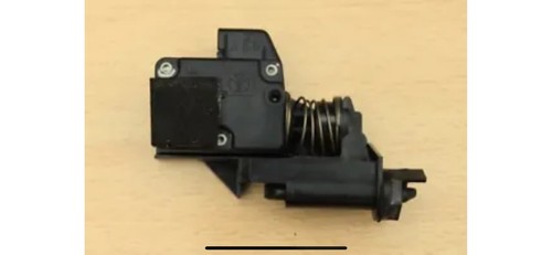 Fuel flap solenoid release - fuel,