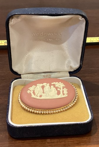 Vtg wedgwood oval pink white - oval, pink/white