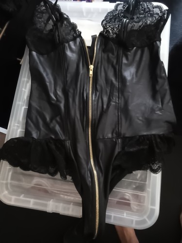 Ann summers peep hole - ann,