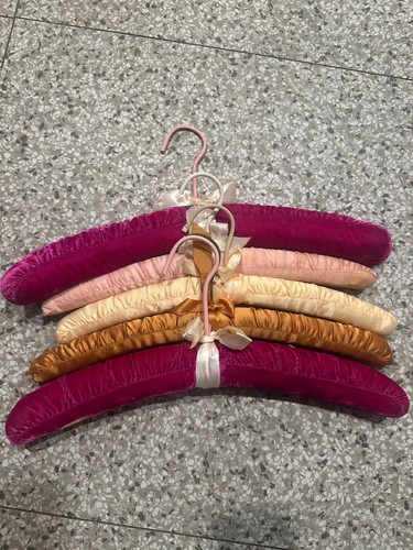 Padded vintage hangers set - , of