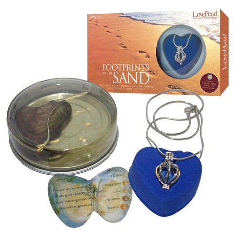 Footprints the sand wish - in,