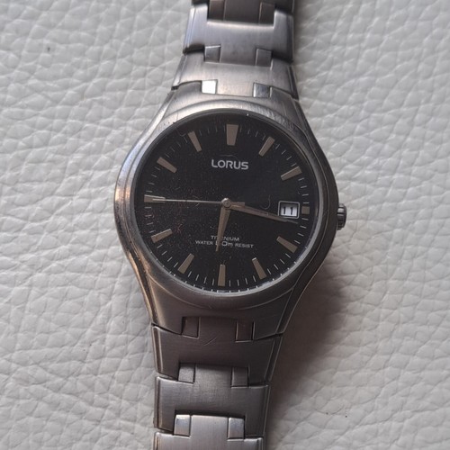 Lorus titanium watch black - ,