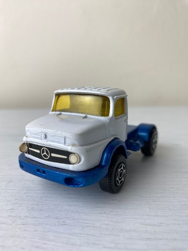 Mercedes benz lorry corgi - benz,