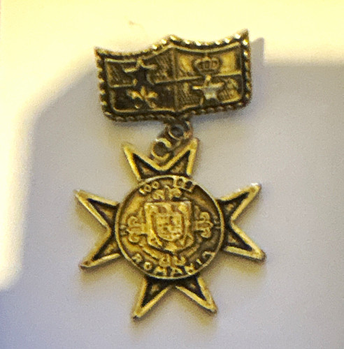 Star enamel lapel badge pin - star,