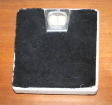 Vintage ~Boots ~Mechanical Bathroom Weighing Scales ~C1970's ~VGC (LM4)