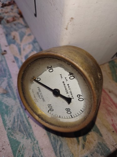 Pressure gauge steam - pressure, engine