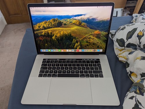 Apple macbook pro 2017 - apple,