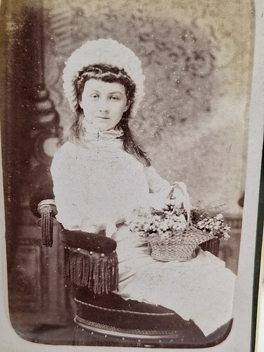 Victorian photo cdv girl white - photo,