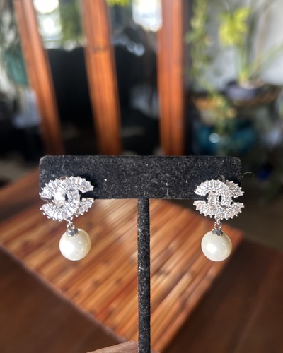 Crystal chanel with - crystal,