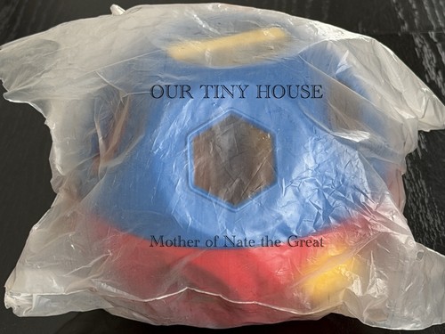 Tupperware shape ball toy - o,