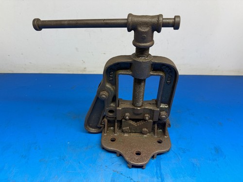 Vintage pipe vice vise - pipe,
