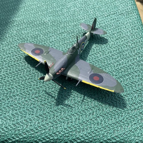 Scale plastic supermarine - scale,