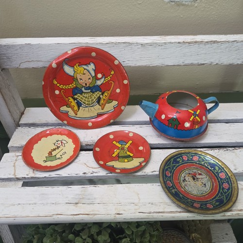 Vintage tin litho child - tin, child’s