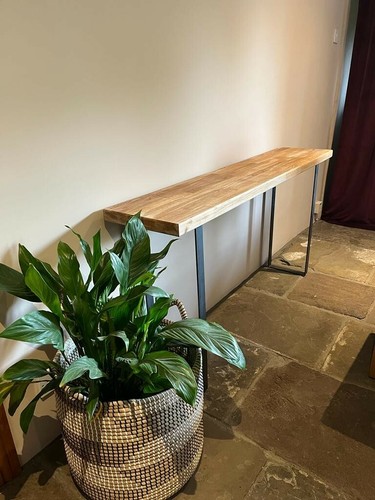 Solid oak console table - , on