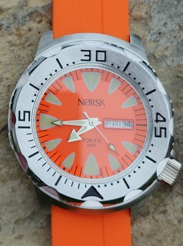 Sea monster diver - sea, watch