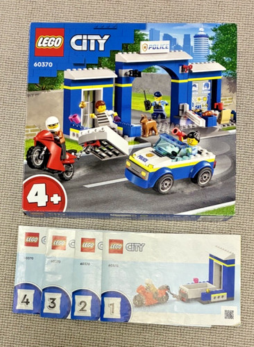 Lego city police station - station, chase
