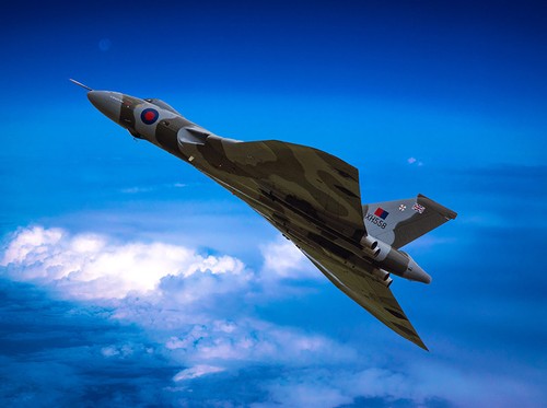 Avro vulcan xh558 blue - avro,