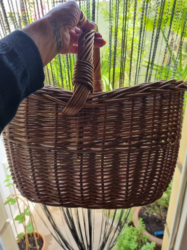 Vintage strong large wicker - strong,