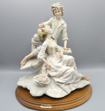 Capodimonte Couple On a Rock