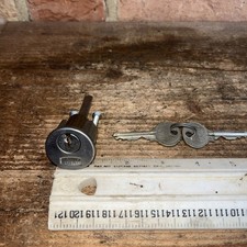Vintage PETROL PUMP?  Union cylinder Cabinet Lock + 2 keys / new unused