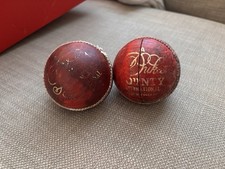2x Dukes County international A Cricket Ball (used) Senior