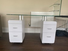 Nail Station Manicure Desk With 4 Drawers And Glass Top And 2 Glass Shelves