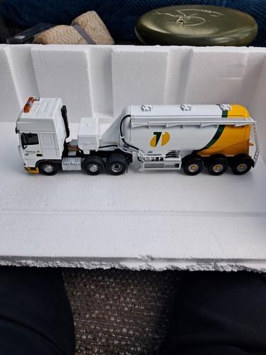 The corgi hauliers renown - hauliers,