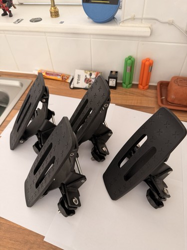 Adjustable kayak carrier - carrier, roof