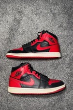Nike Air Jordan 1 Mid "banned"