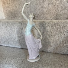 Lladró Nao Figurine, ‘The dance Is Over’ Excellent Condition