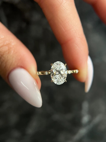 White moissanite ct oval - ct,