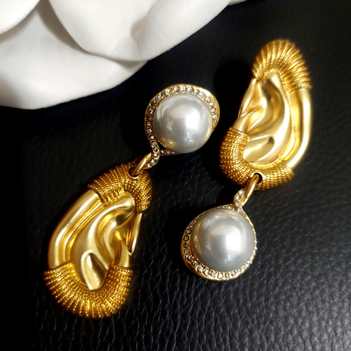 Auth schiaparelli rhinestone - auth,