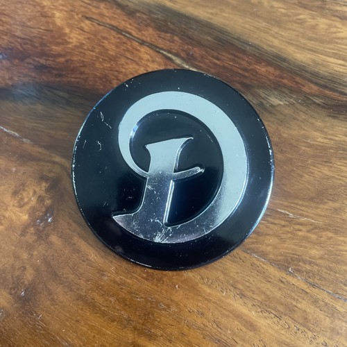 Daimler hub cap badge - daimler,