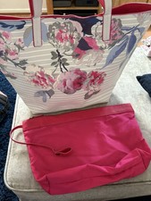 Joules Floral Printed Reversible Versatile Womens Hand Bag With Interior Zip Bag