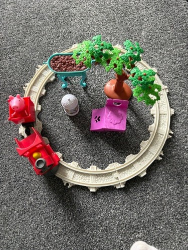Pepper pig train - pepper, .red
