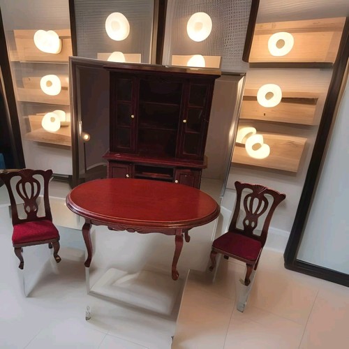 Dolls house miniature - 1/12,