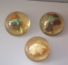 PAPERWEIGHTS 3 glass flowerS